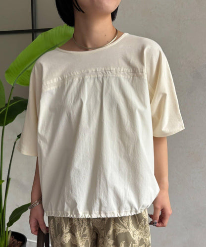異材質拼接線條T恤