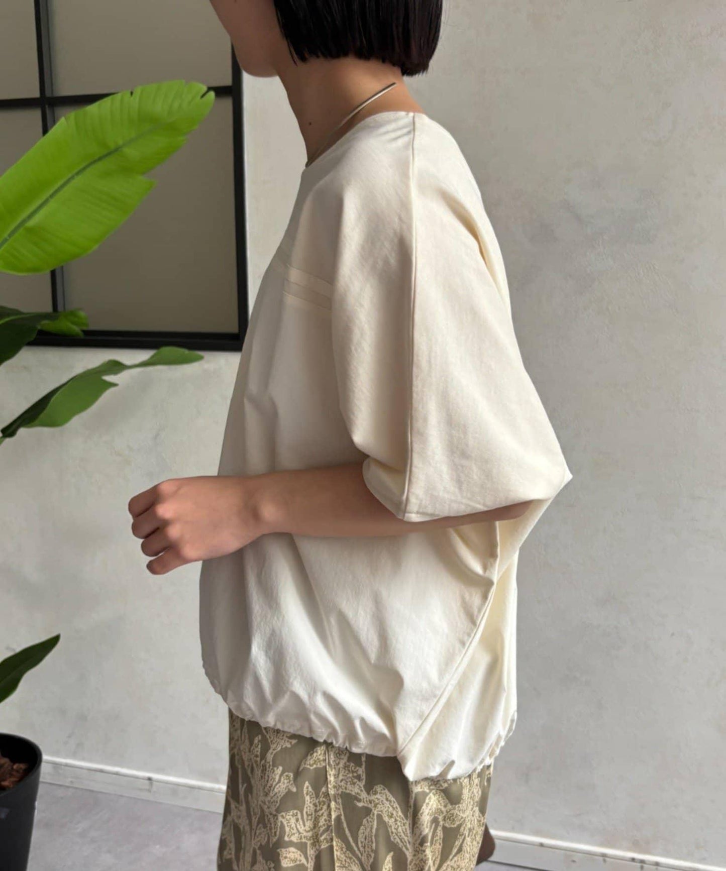 異材質拼接線條T恤