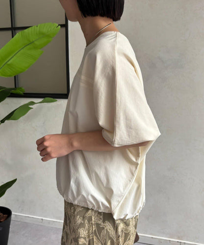 異材質拼接線條T恤