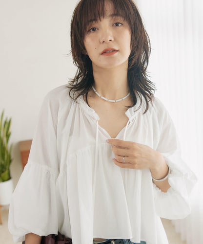 泡泡袖褶皺襯衫