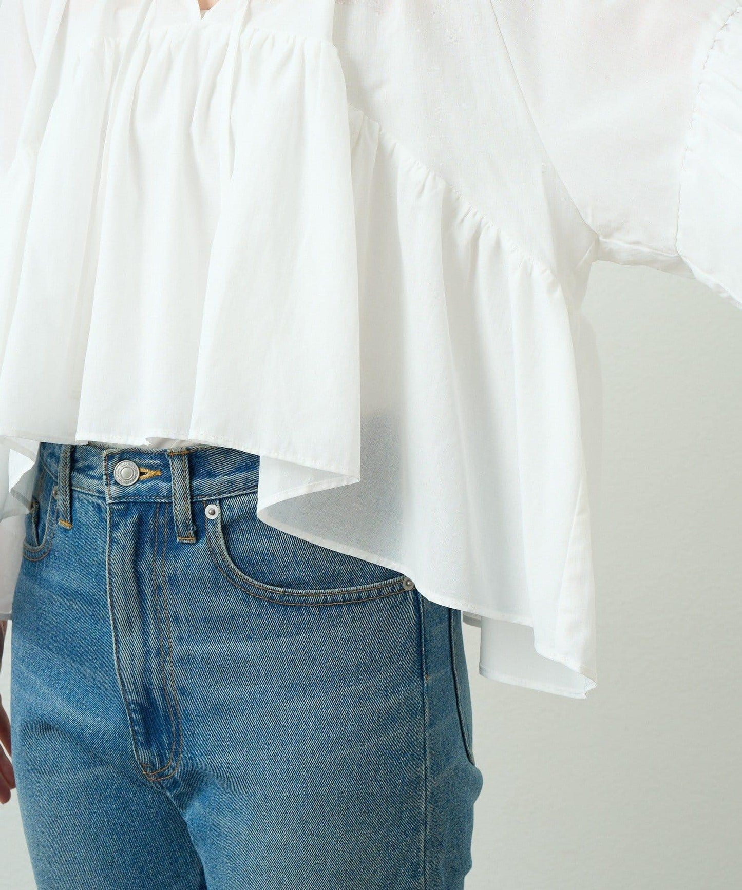 泡泡袖褶皺襯衫