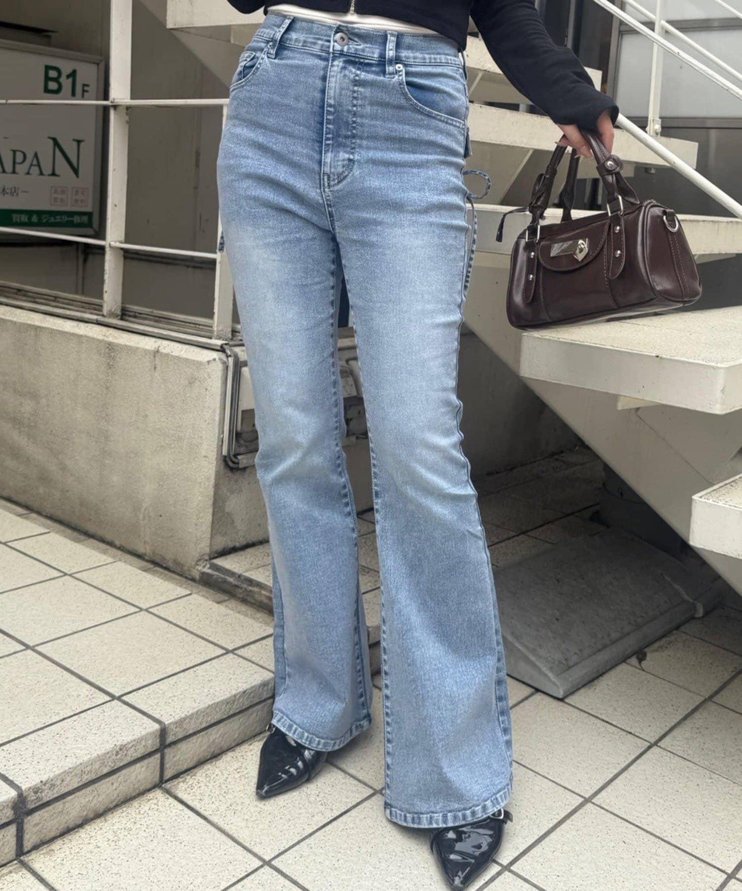 SM展開 蕾絲綁帶蝴蝶結口袋 半喇叭牛仔褲