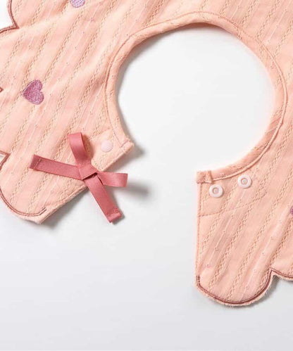 愛心蝴蝶結刺繡圓形圍兜