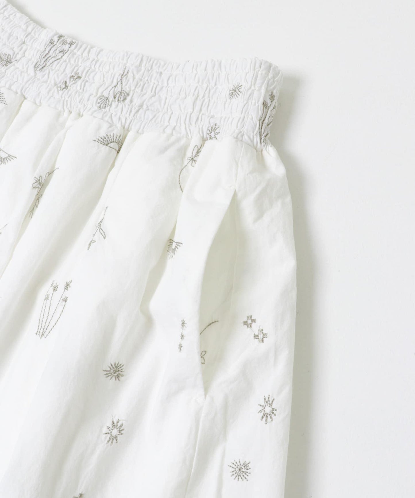 刺繡抽褶半身裙