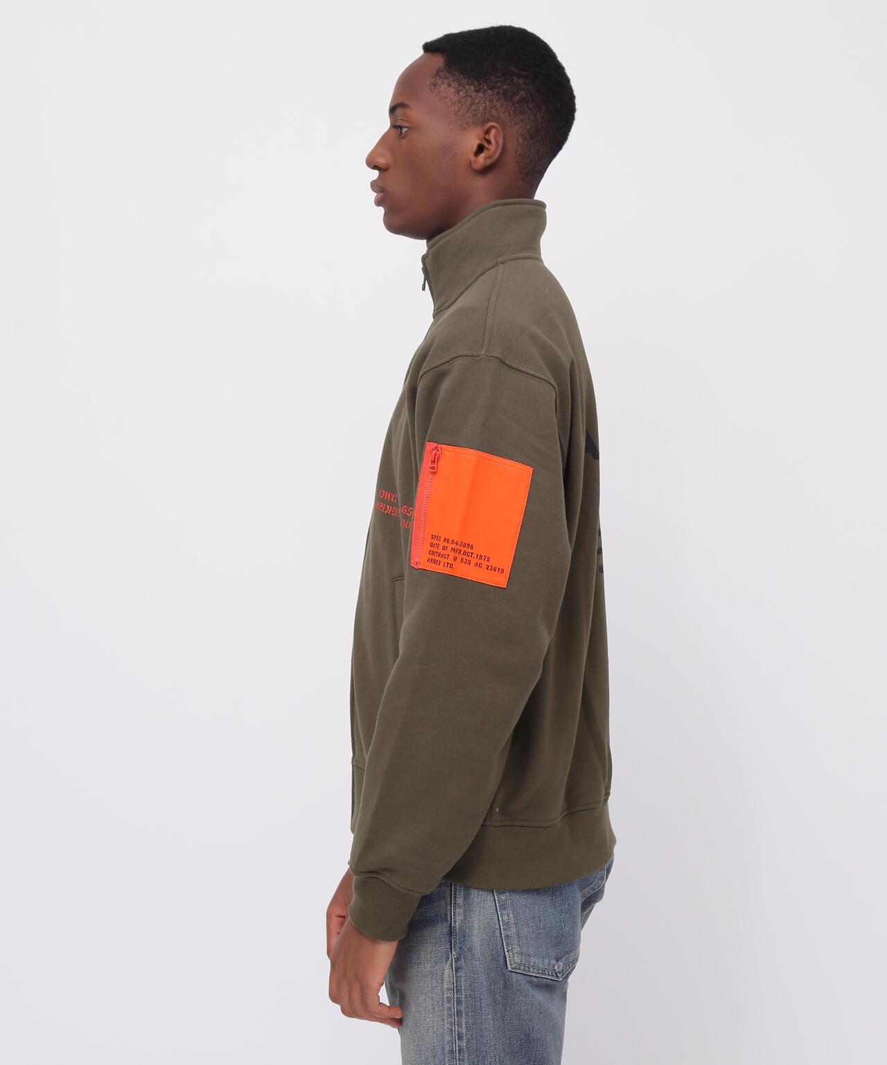 &DEPOT限定 REMODEL DESIGN STAND ZIP SWEAT