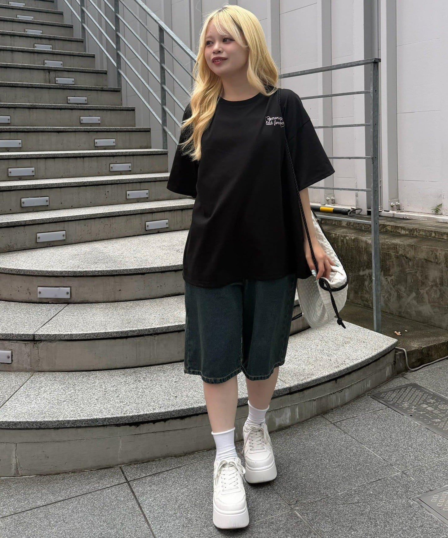 【continuer】圓點Logo BigTee