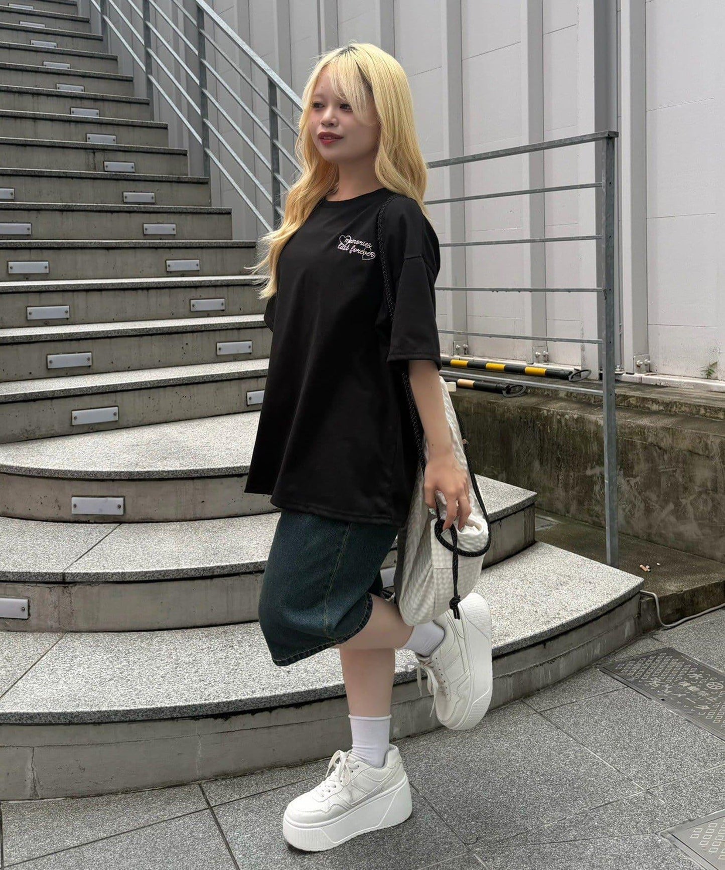 【continuer】圓點Logo BigTee