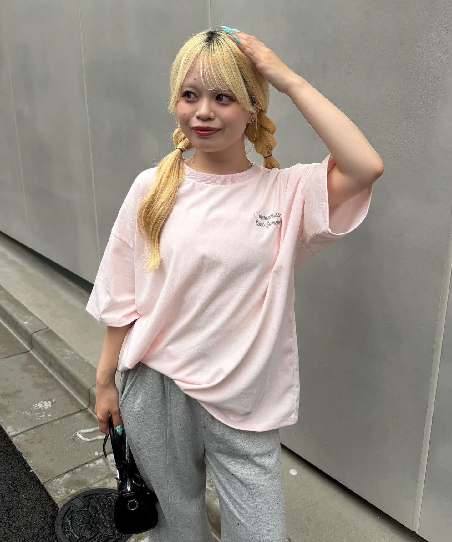 【continuer】圓點Logo BigTee