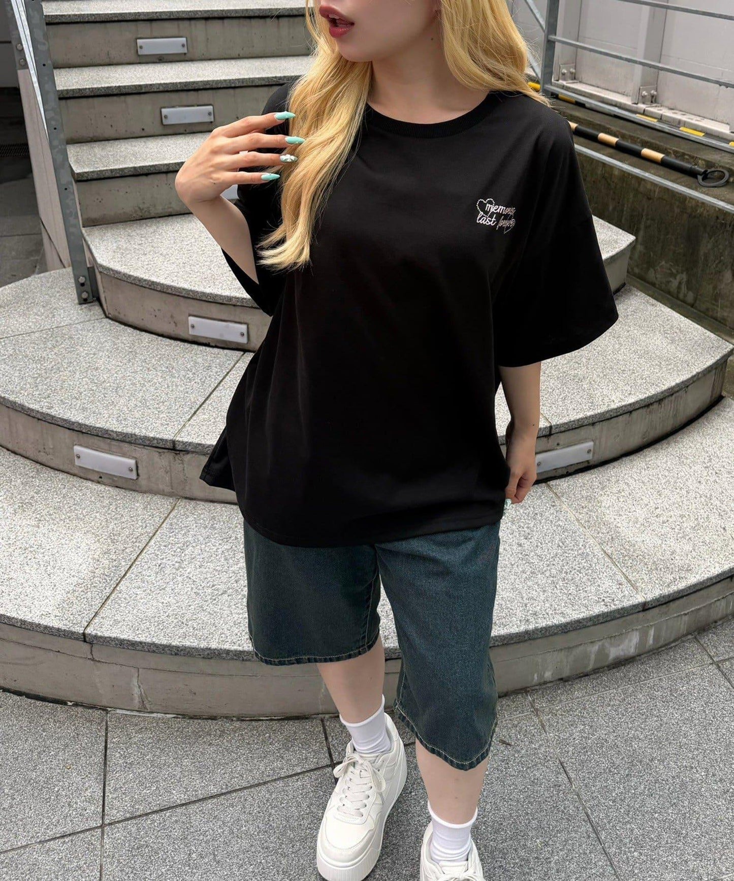 【continuer】圓點Logo BigTee