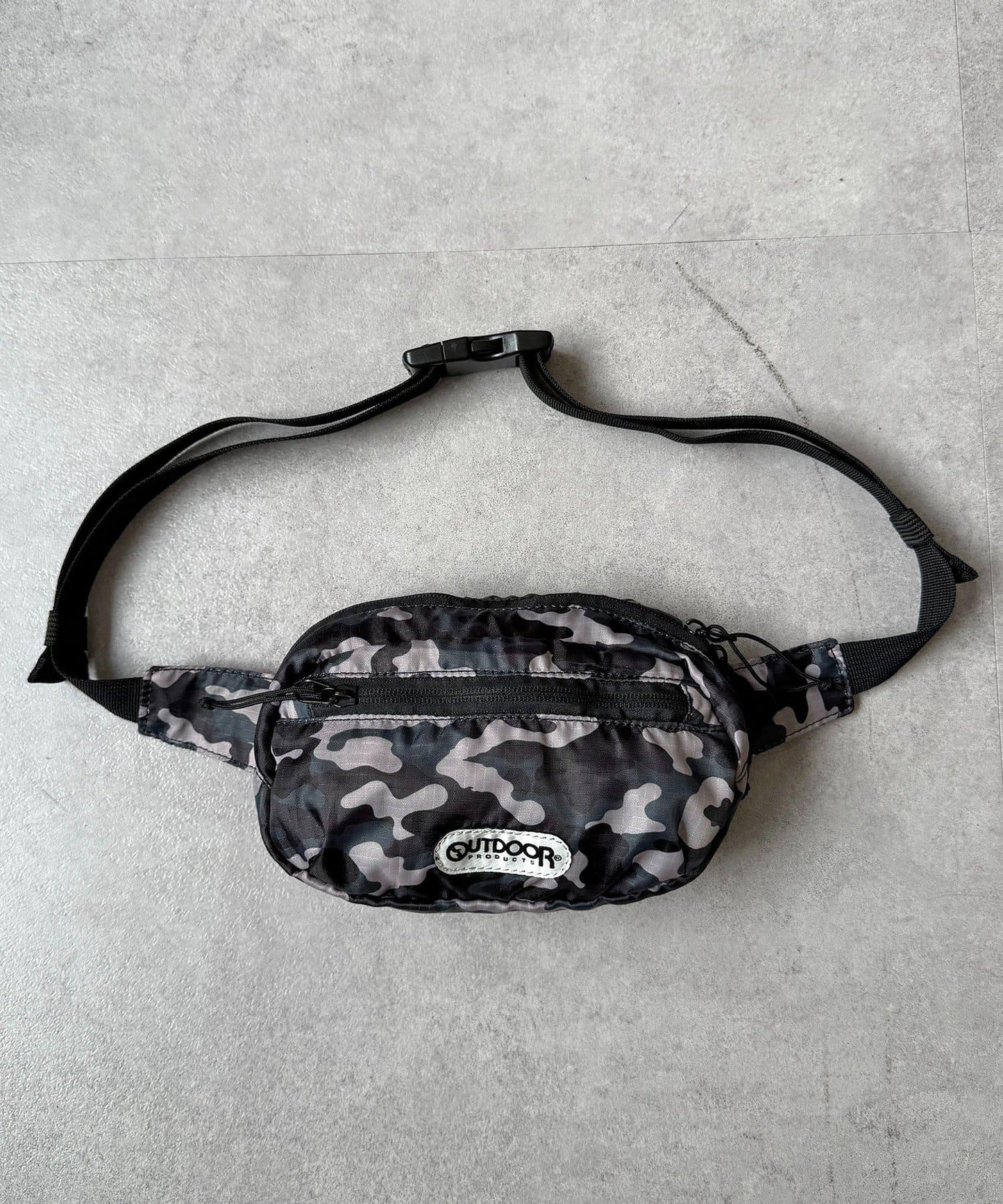 OUTDOOR PRODUCTS 彩色斜挎包
