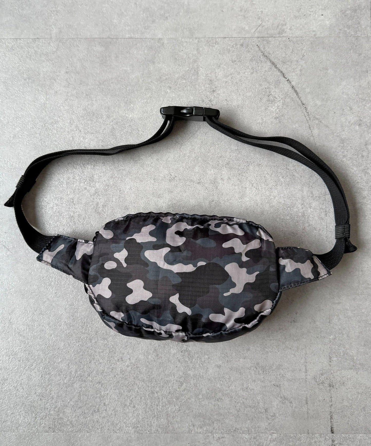 OUTDOOR PRODUCTS 彩色斜挎包