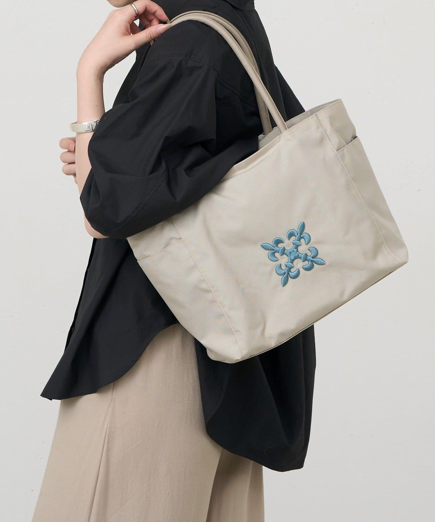 Monogram刺繡 CORDURA尼龍托特包