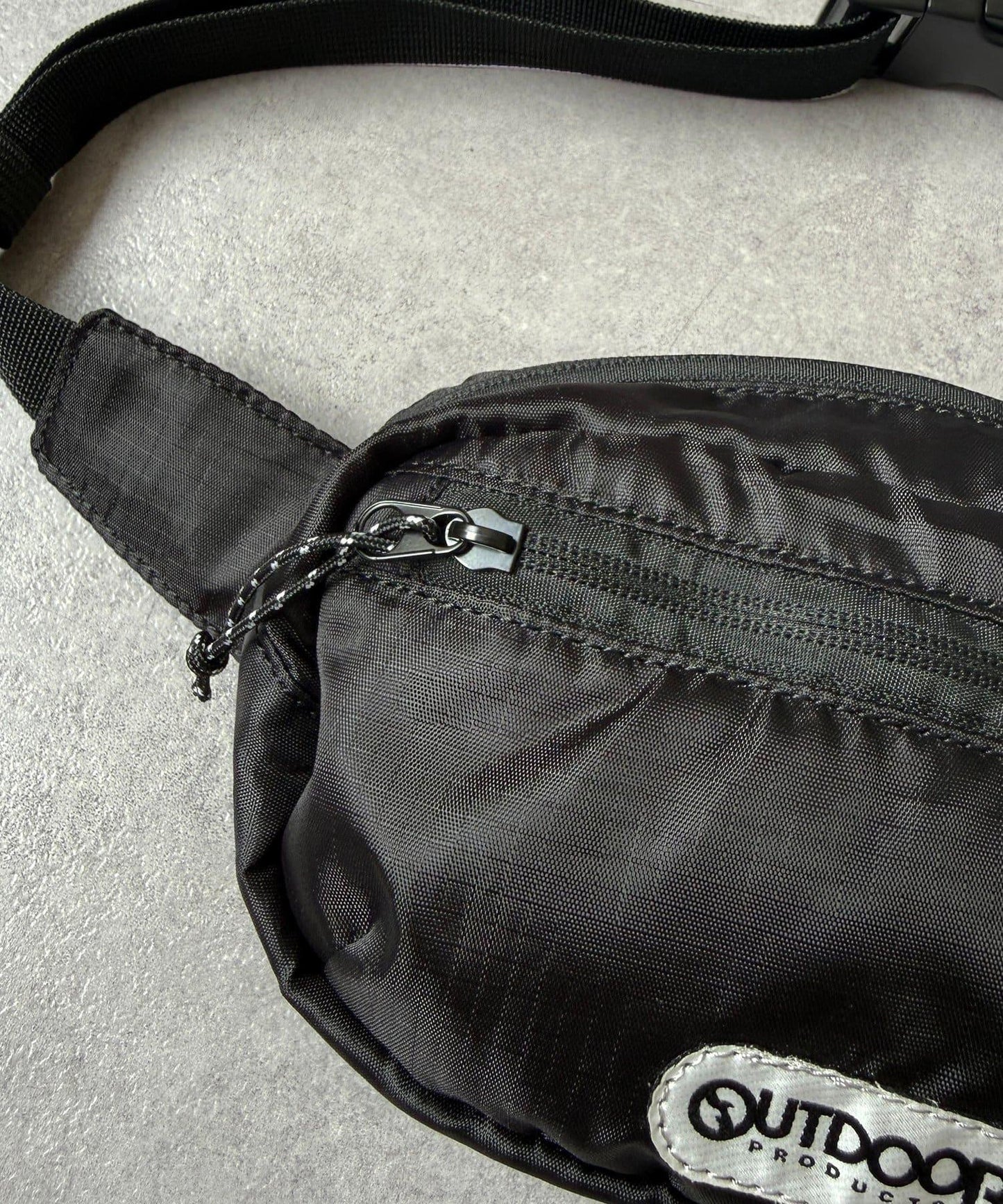 OUTDOOR PRODUCTS 彩色斜挎包