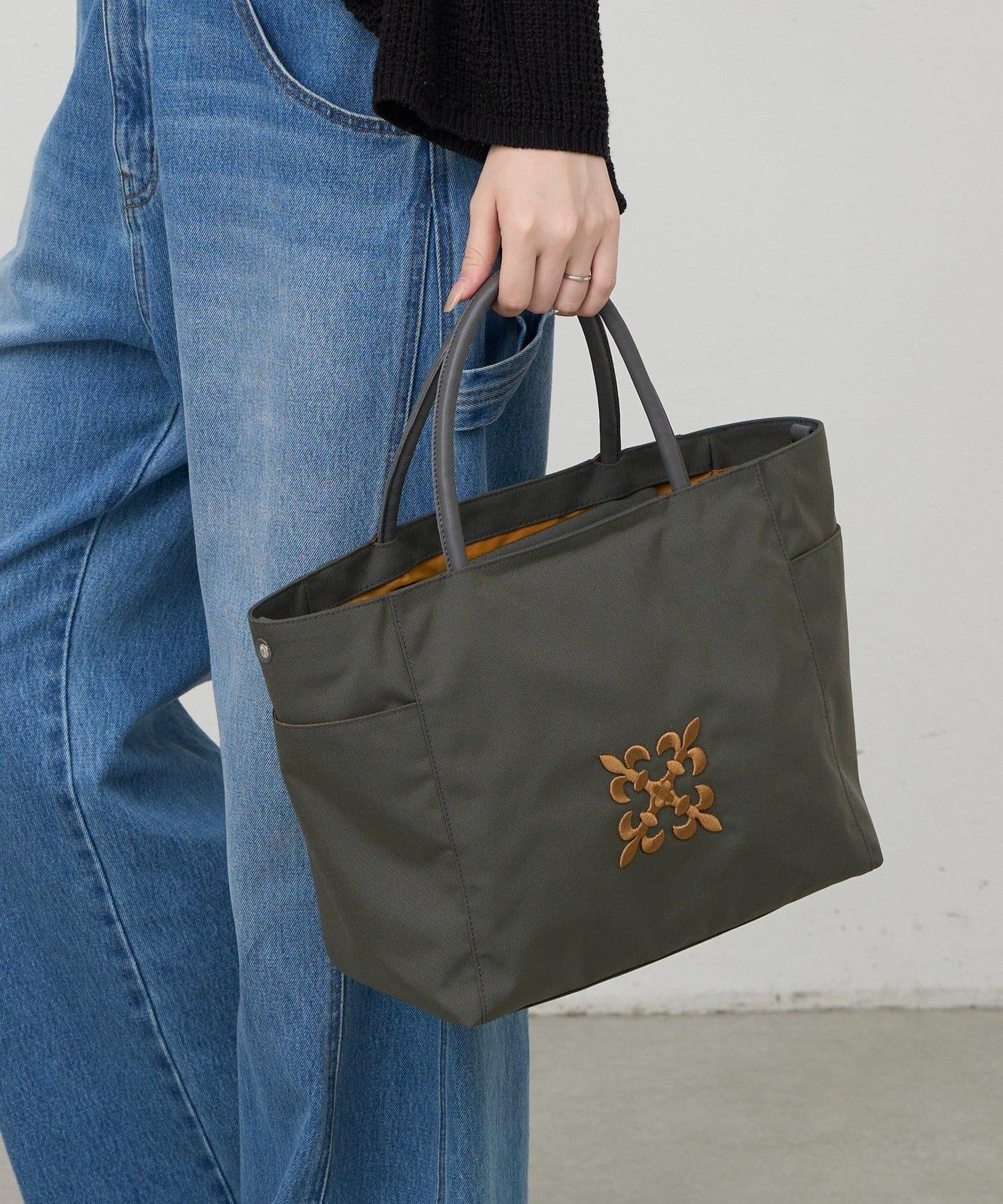 Monogram刺繡 CORDURA尼龍托特包