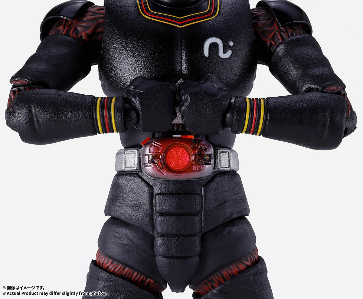 假面騎士 S.H.Figuarts（真骨彫製法） 仮面ライダーBLACK Kingstone《FLASH》Edition（初回限定臺座付屬）