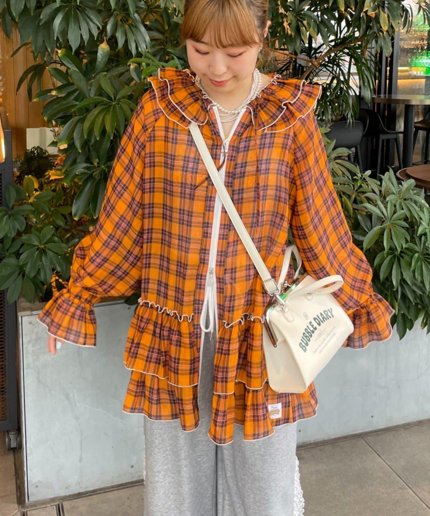 HELLO.SANFRANCISCO 碎花荷葉邊薄款連帽衫