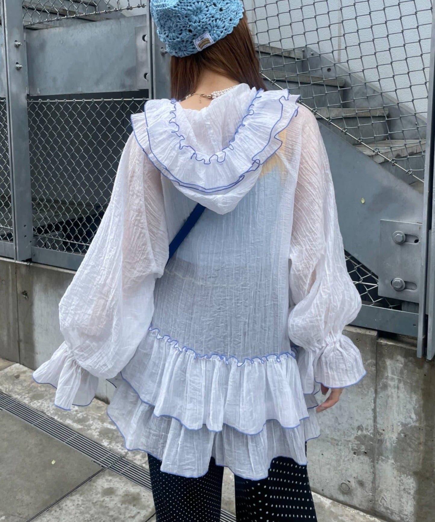 HELLO.SANFRANCISCO 碎花荷葉邊薄款連帽衫