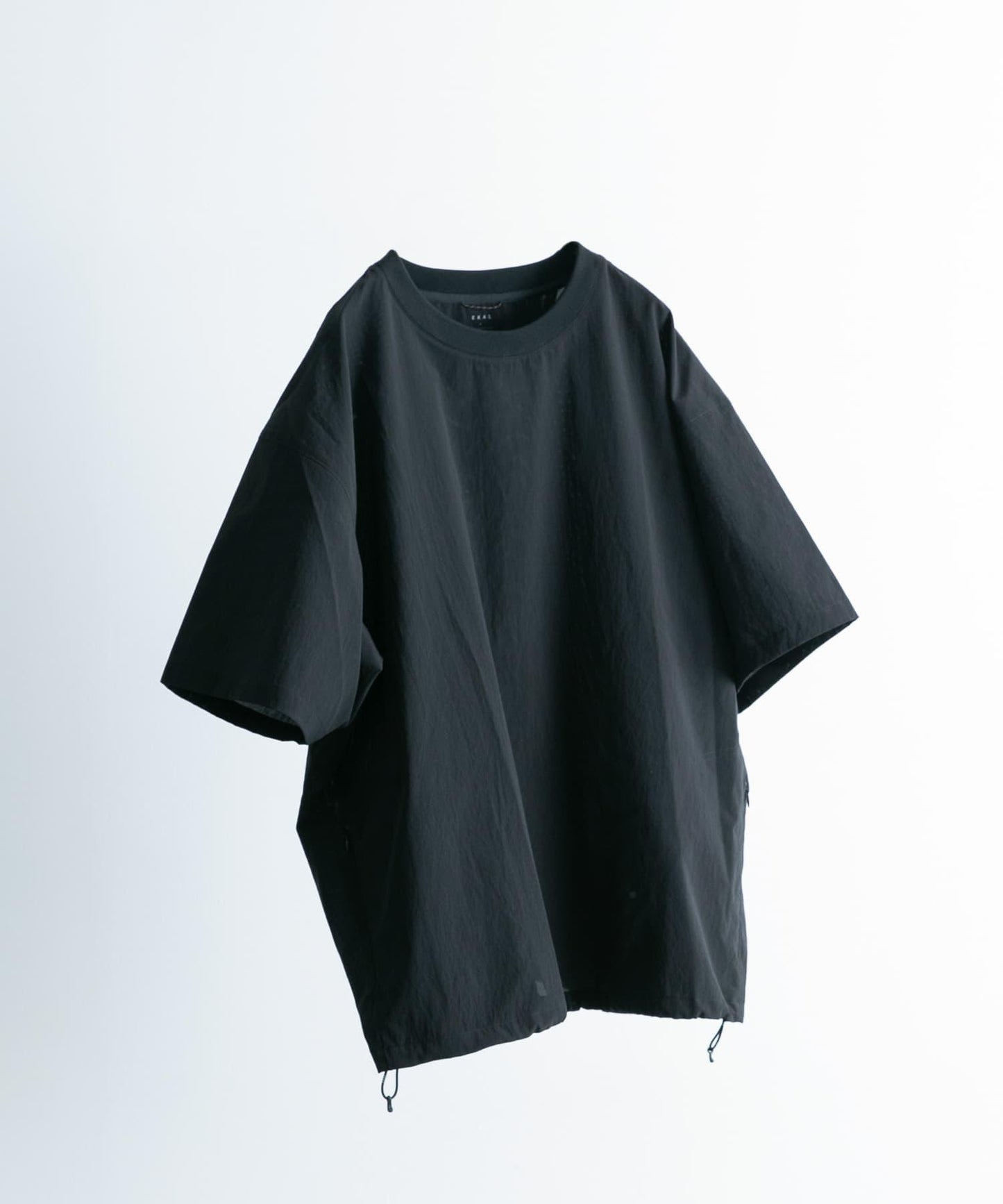 吸溼速乾透氣輕量 DOT AIR SHORT-SLEEVE PULLOVER
