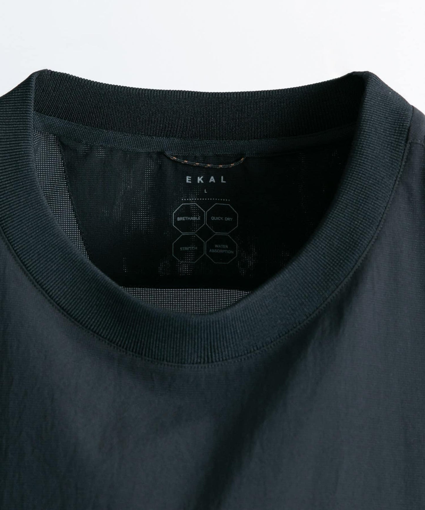 吸溼速乾透氣輕量 DOT AIR SHORT-SLEEVE PULLOVER