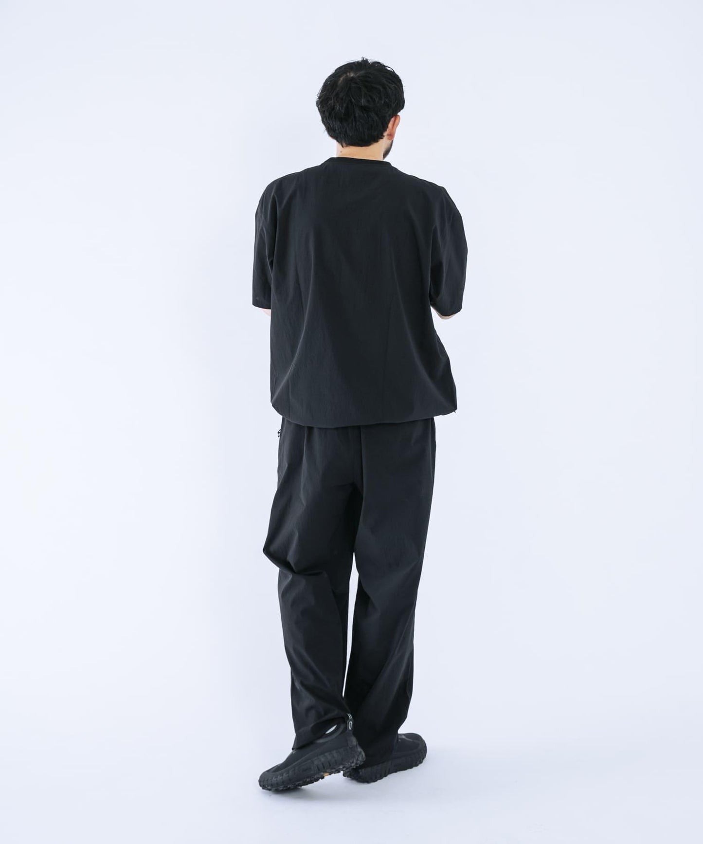 吸溼速乾透氣輕量 DOT AIR SHORT-SLEEVE PULLOVER