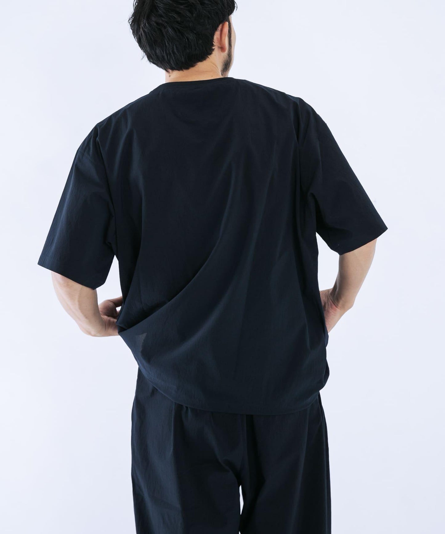 吸溼速乾透氣輕量 DOT AIR SHORT-SLEEVE PULLOVER