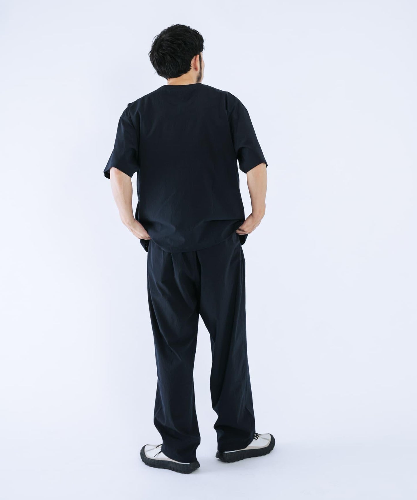 吸溼速乾透氣輕量 DOT AIR SHORT-SLEEVE PULLOVER