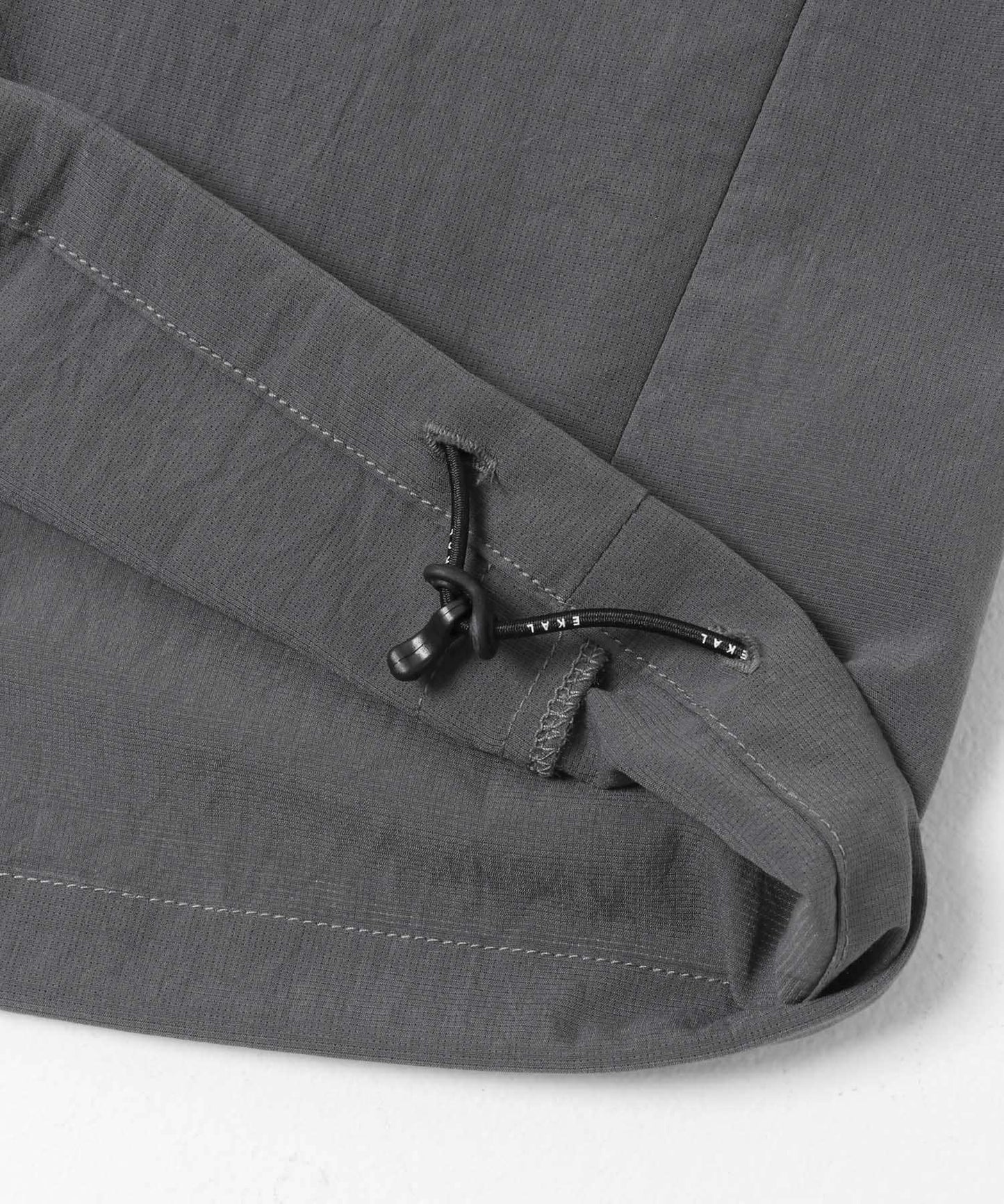 吸溼速乾透氣輕量 DOT AIR SHORT-SLEEVE PULLOVER