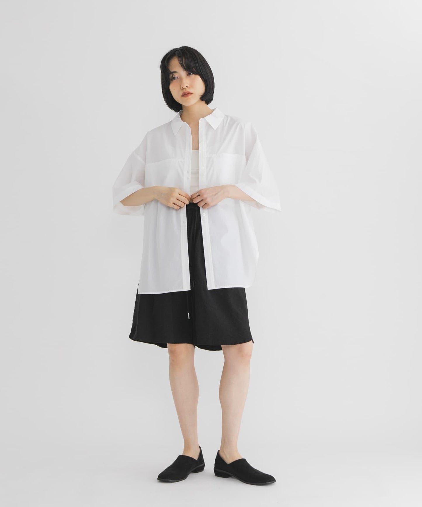 極簡寬鬆襯衫