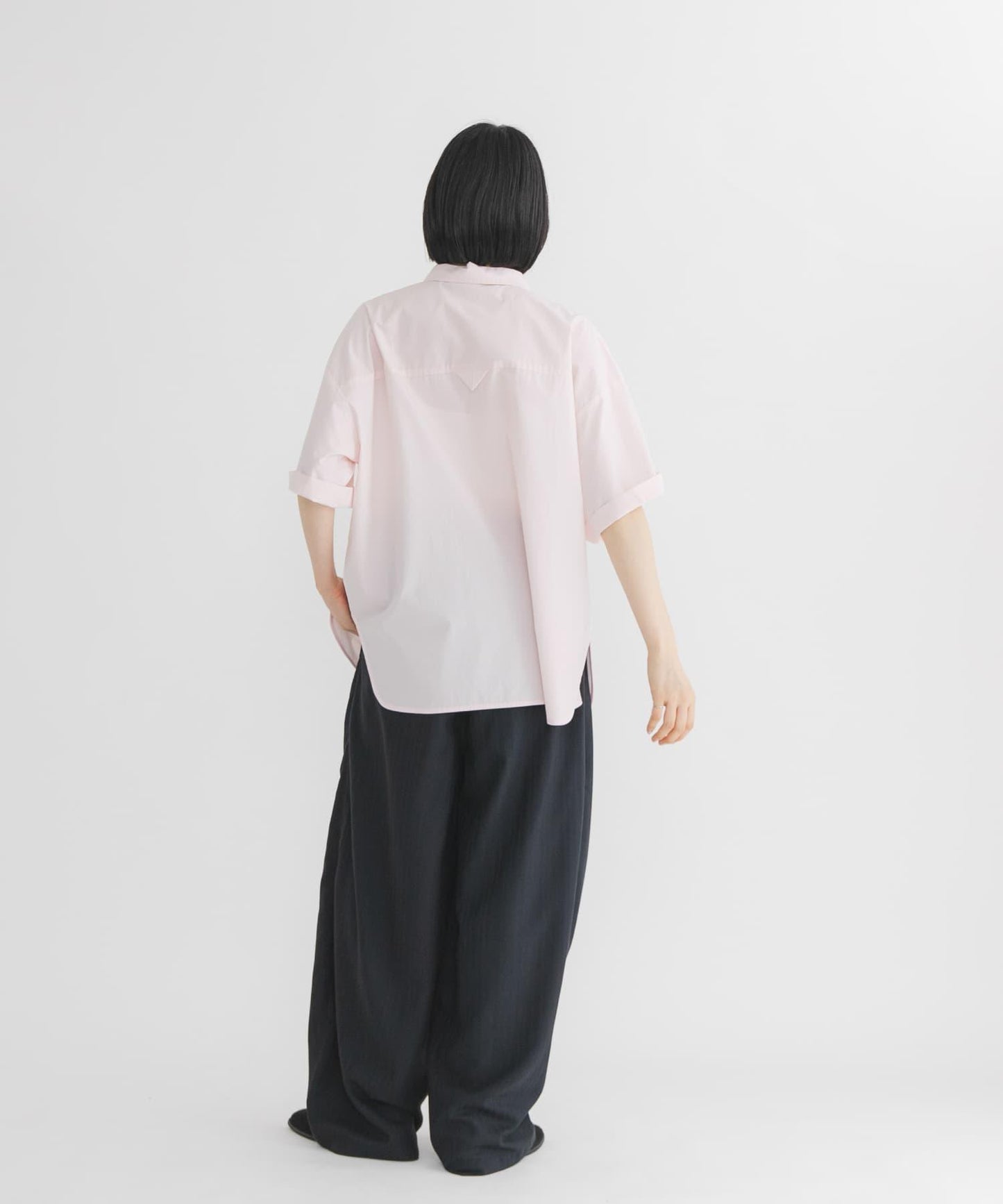 極簡寬鬆襯衫