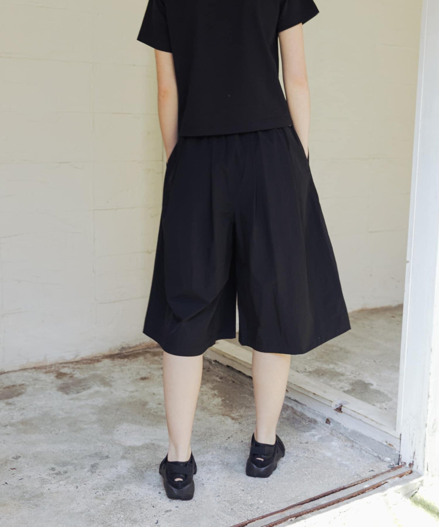 THOUSAND MILE×URBAN RESEARCH MID LENGTH TUCK PANTS 潑水吸水速幹防紫外線聯名款長褲