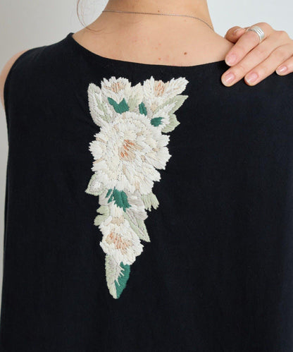 刺繡連衣裙