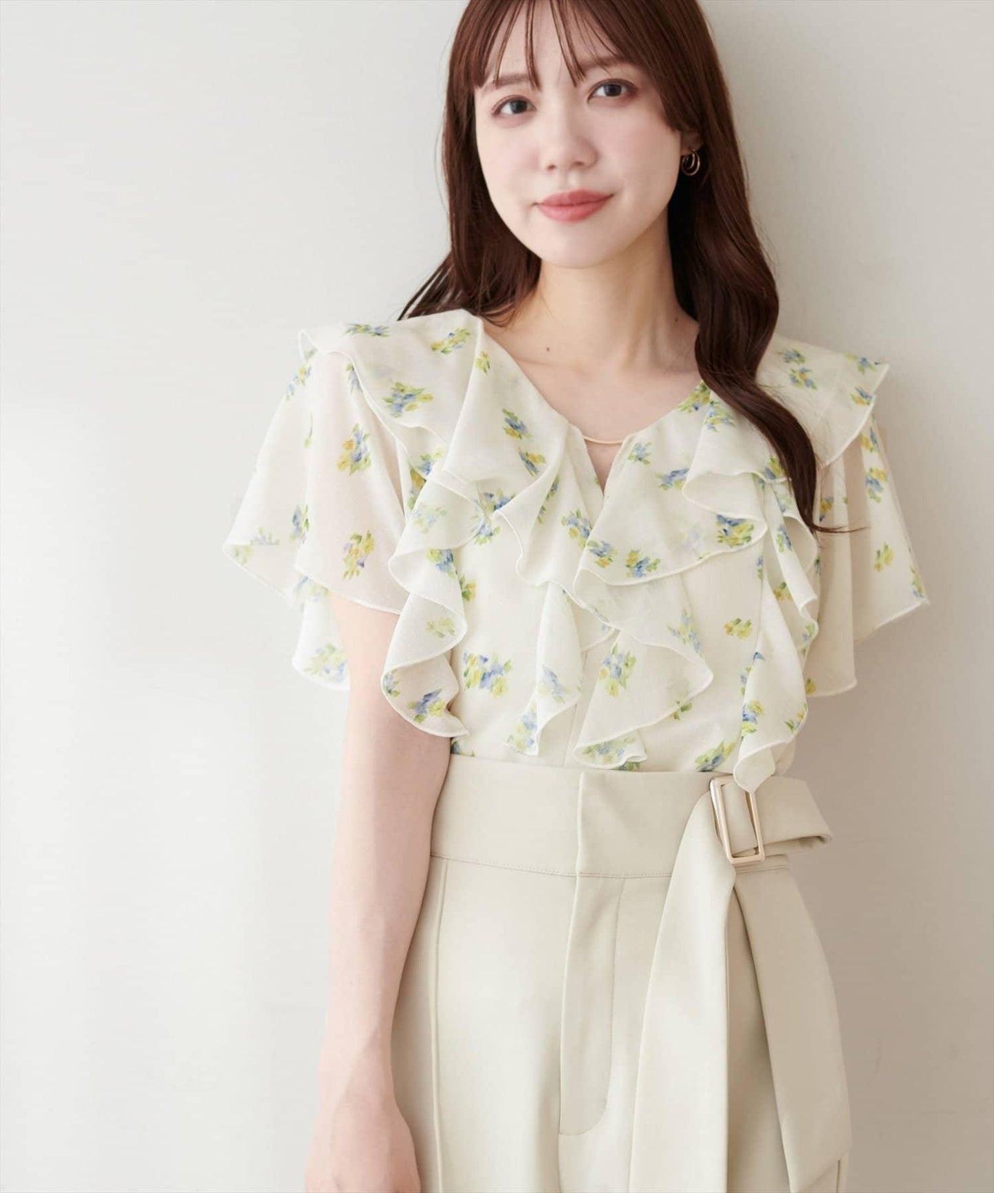 前襟繫帶荷葉邊襯衫