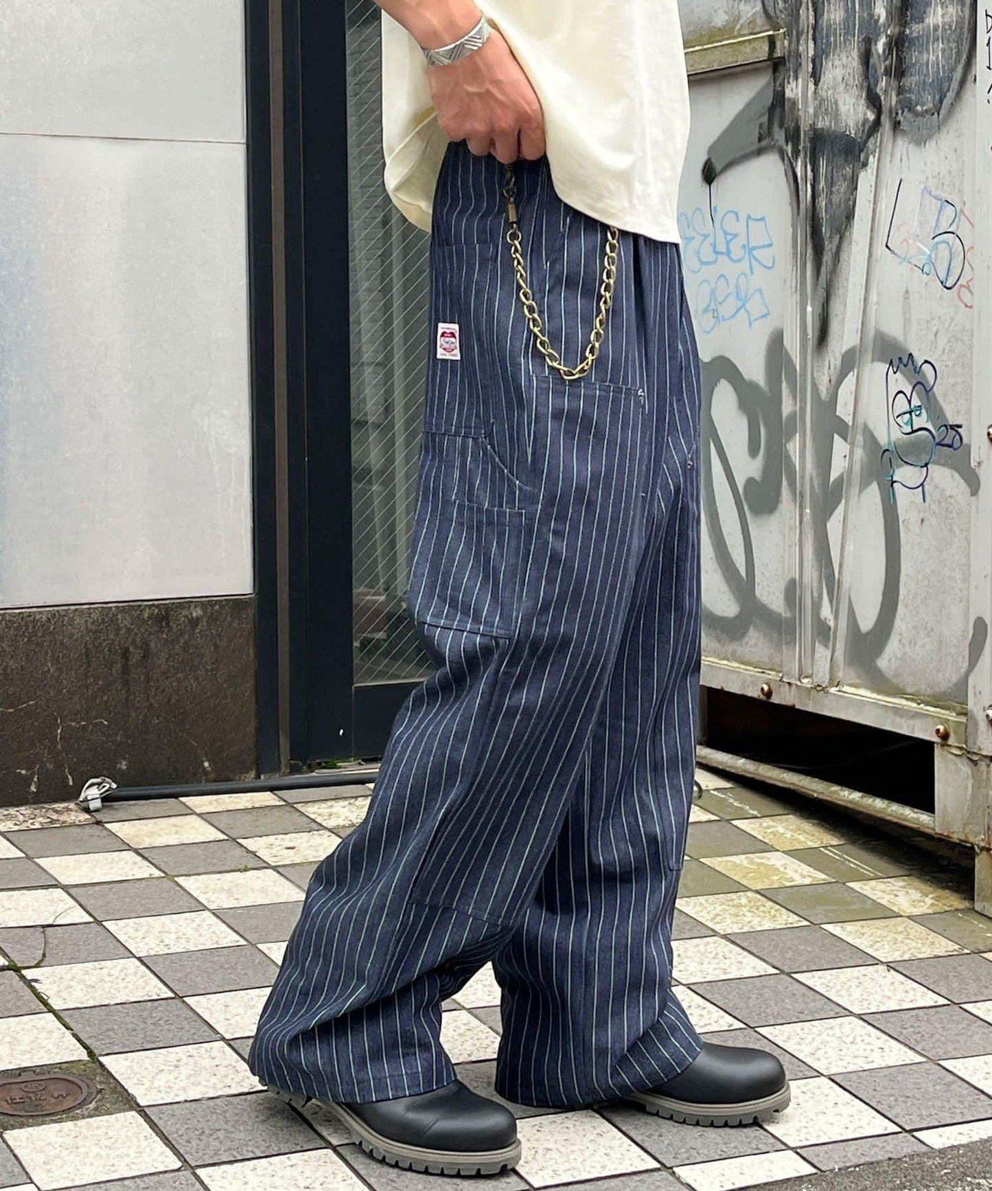 條紋牛仔雙膝補丁褲