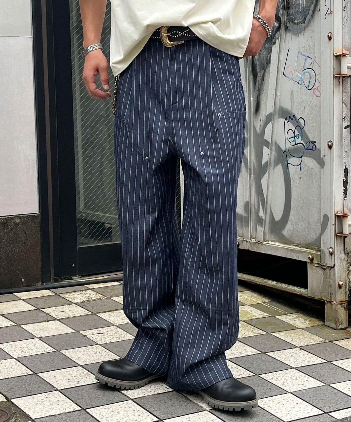 條紋牛仔雙膝補丁褲