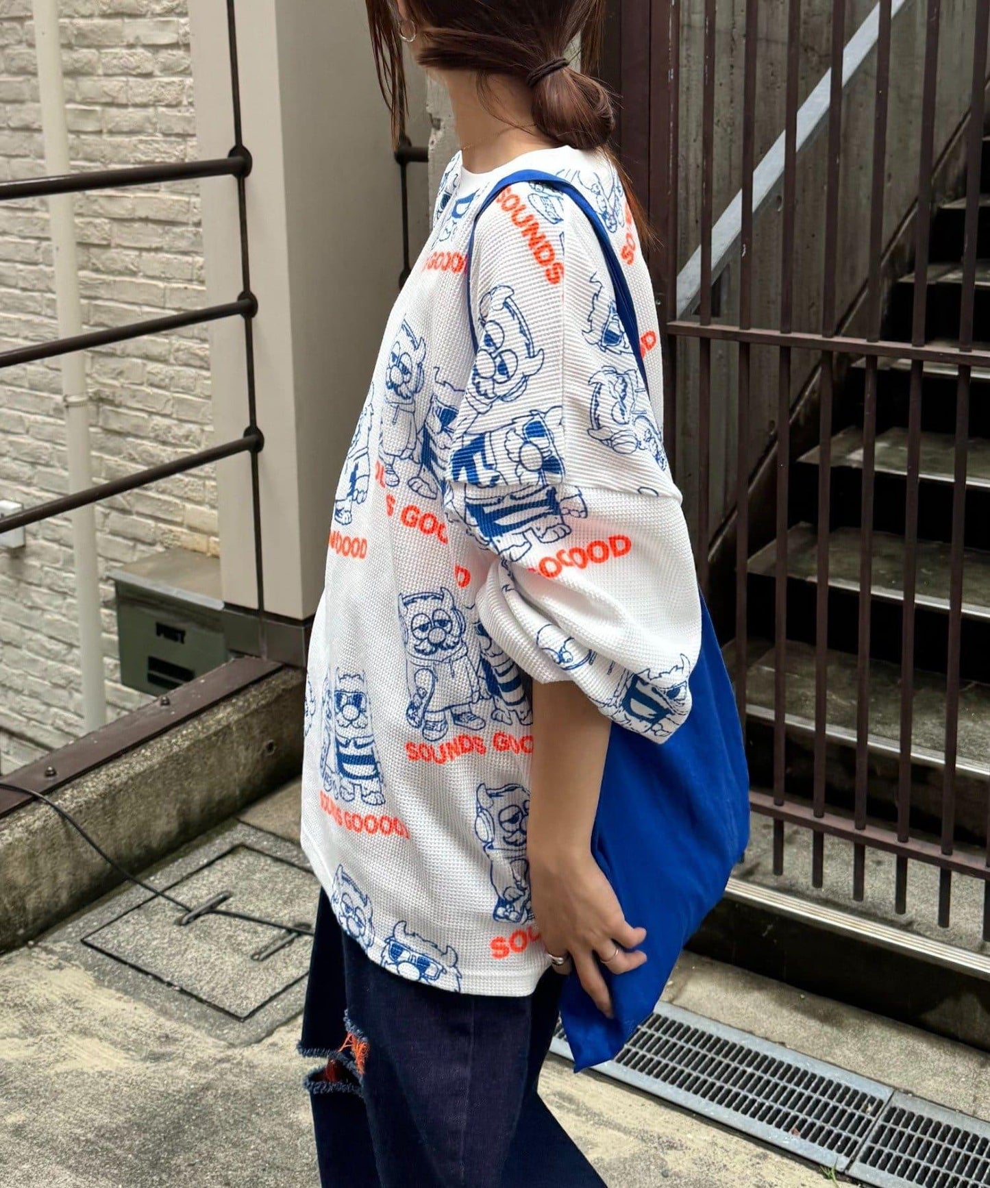 SOUNDS GOOOD 怪物滿印華夫格印花長袖T恤