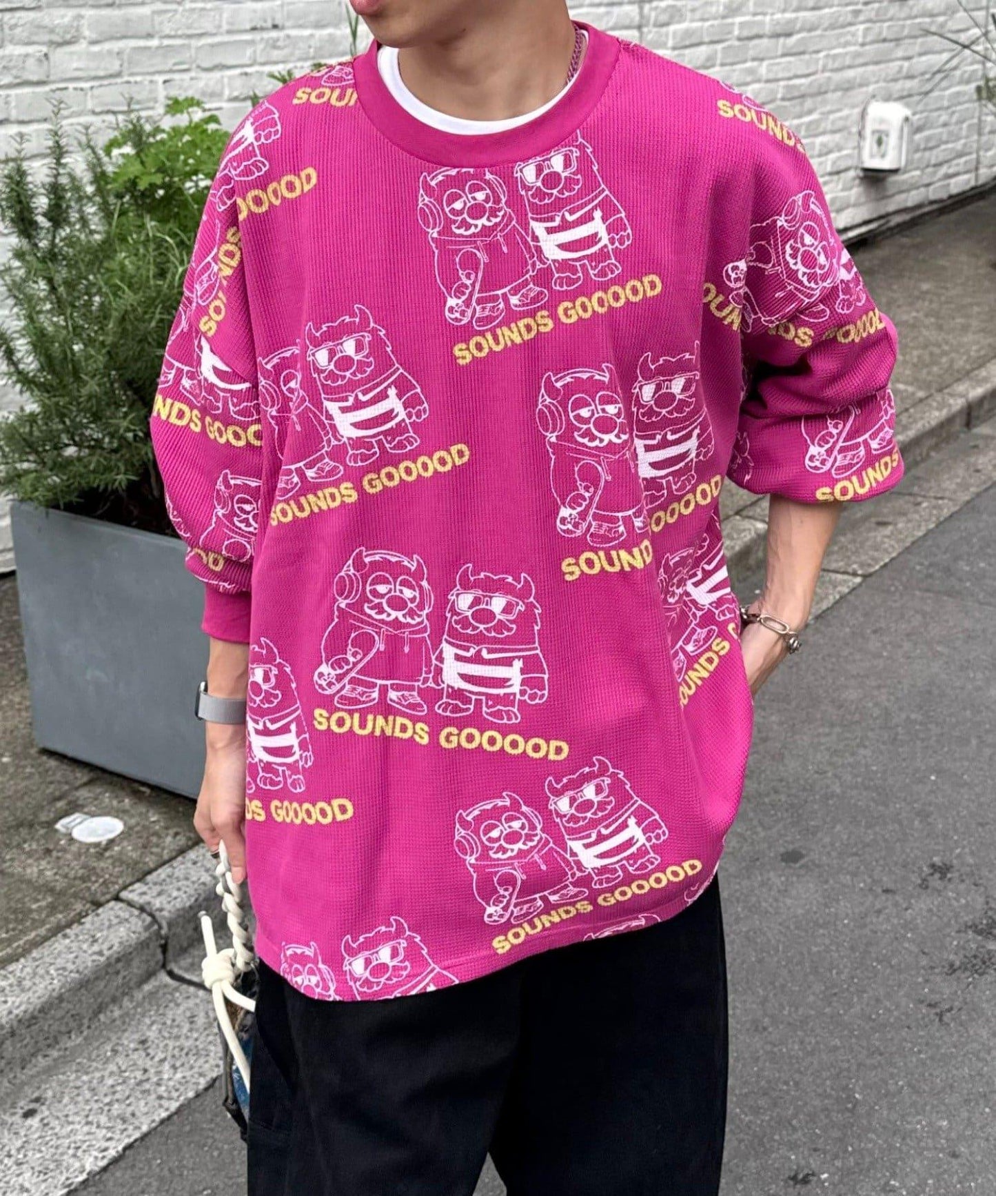 SOUNDS GOOOD 怪物滿印華夫格印花長袖T恤