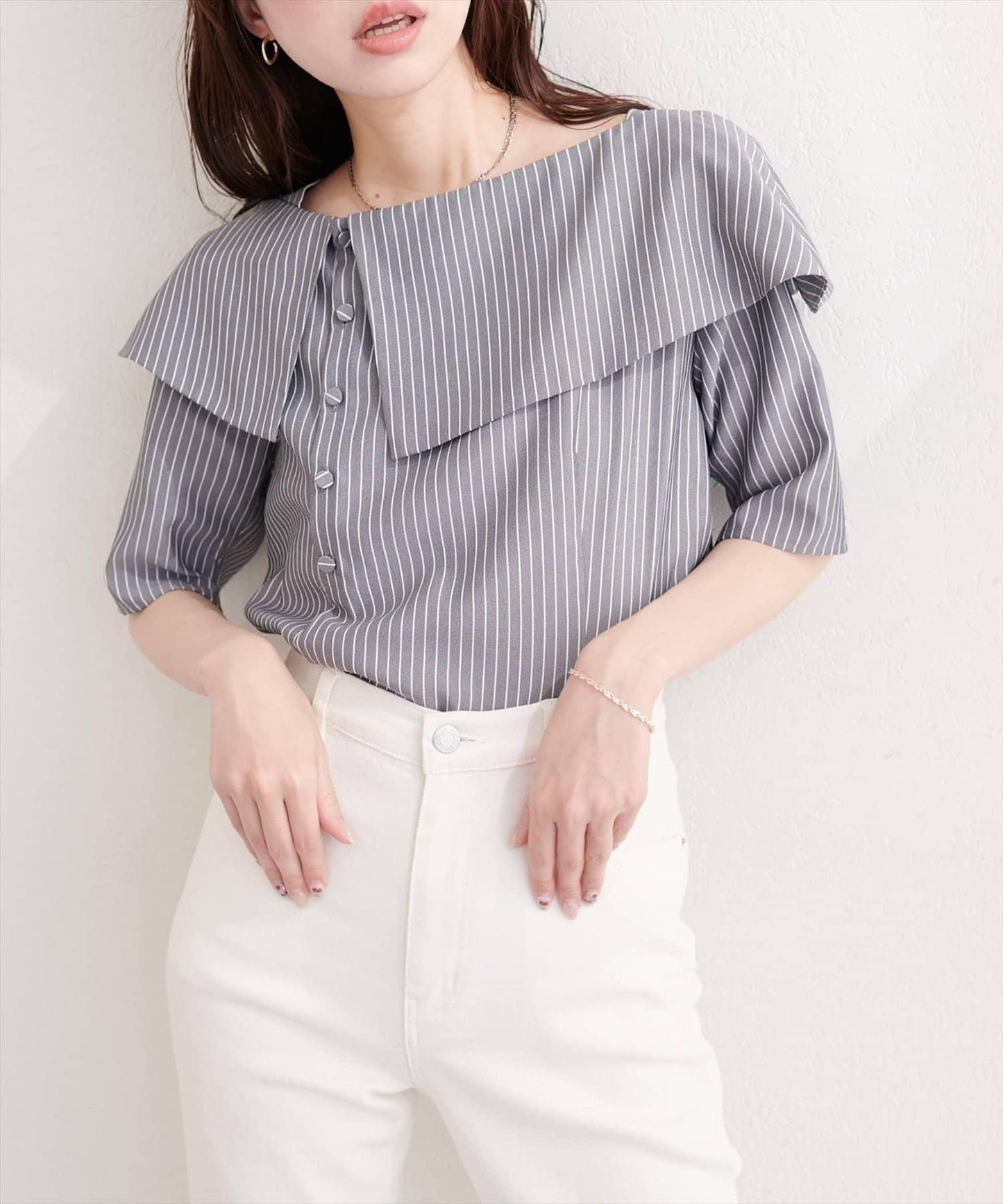 【natural couture】接觸冷感機洗防皺不對稱領上衣