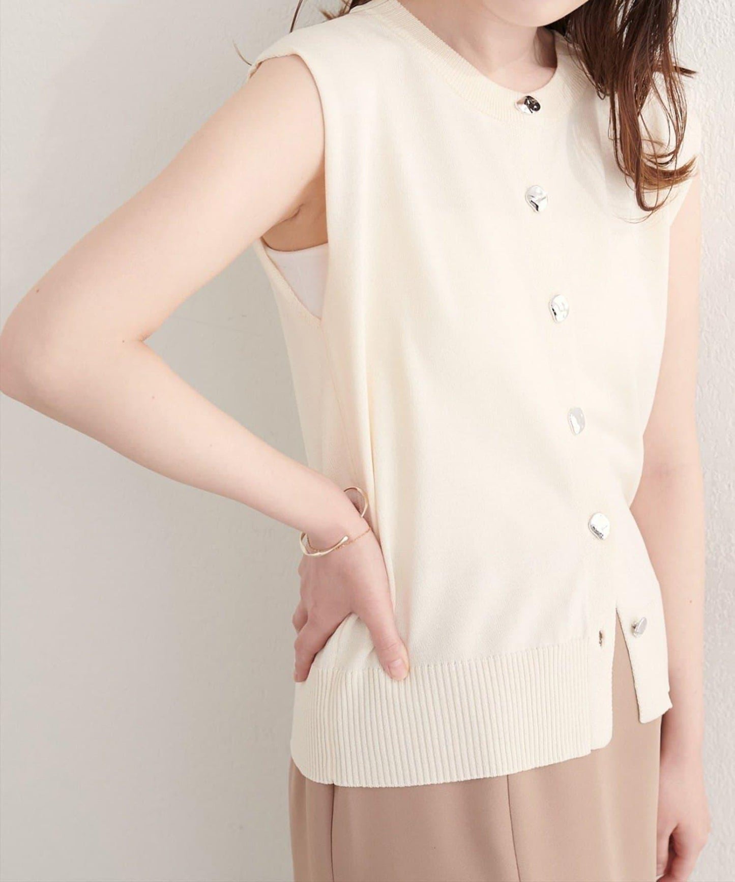 natural couture 紐扣無袖針織衫