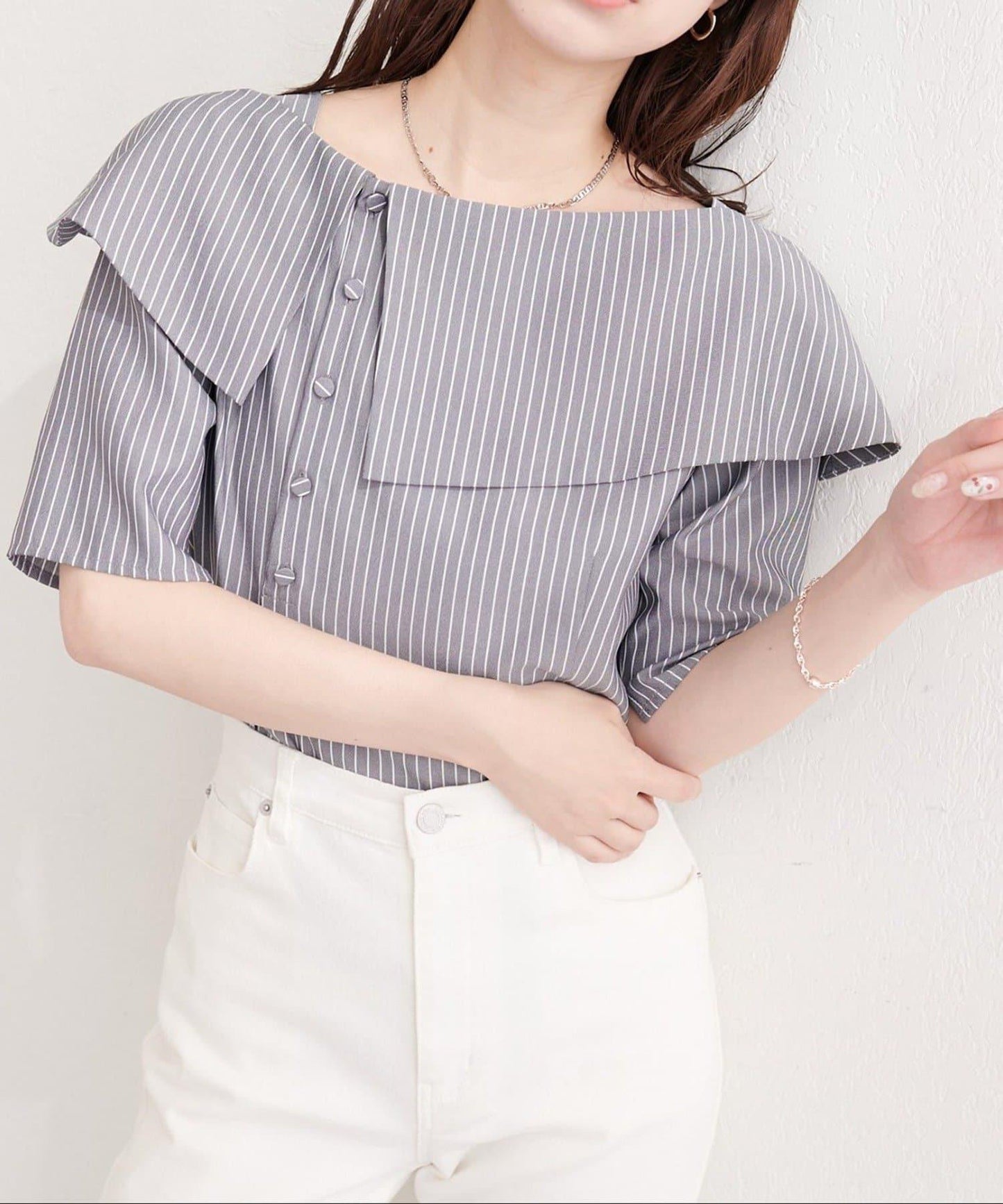 【natural couture】接觸冷感機洗防皺不對稱領上衣