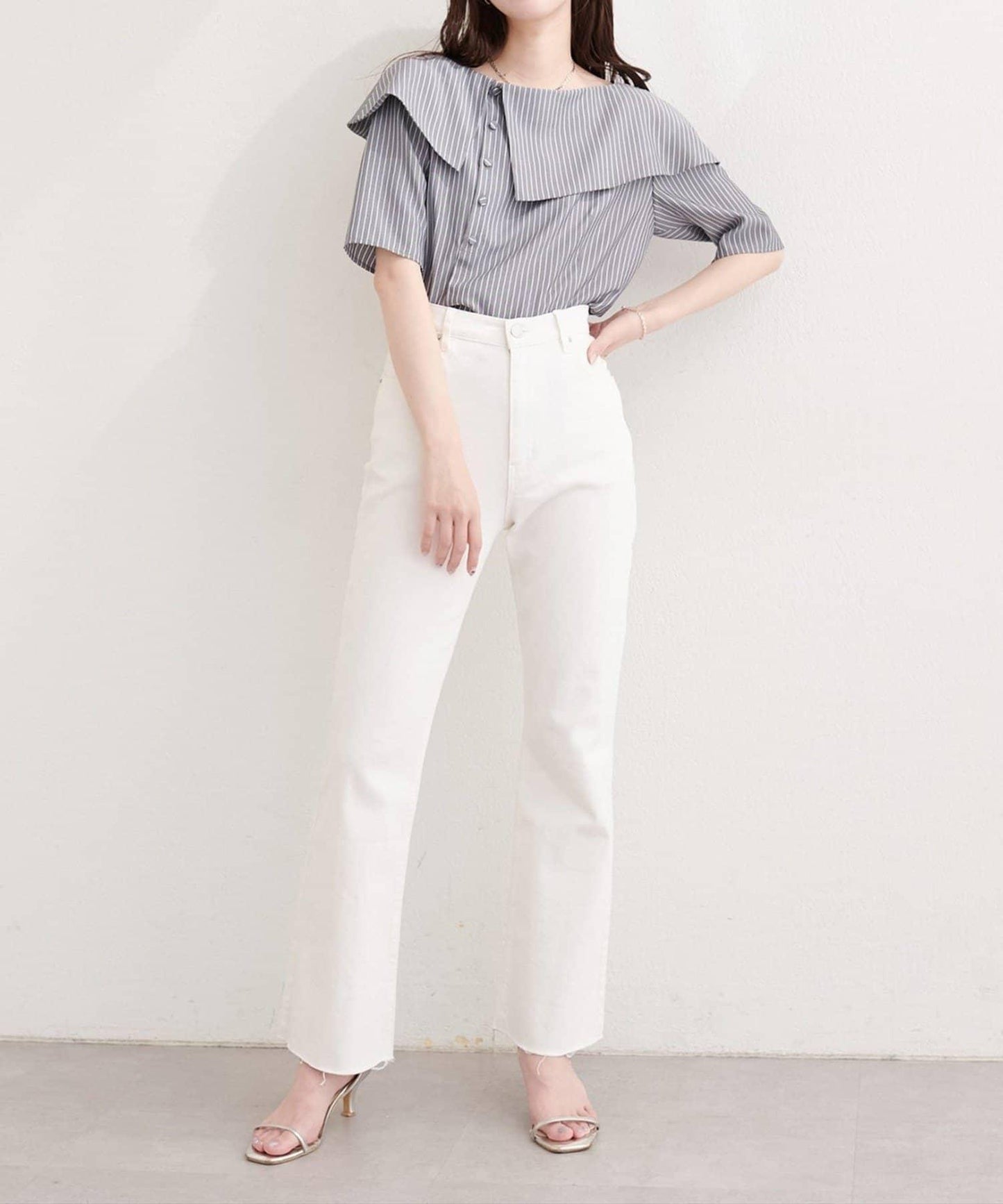 【natural couture】接觸冷感機洗防皺不對稱領上衣