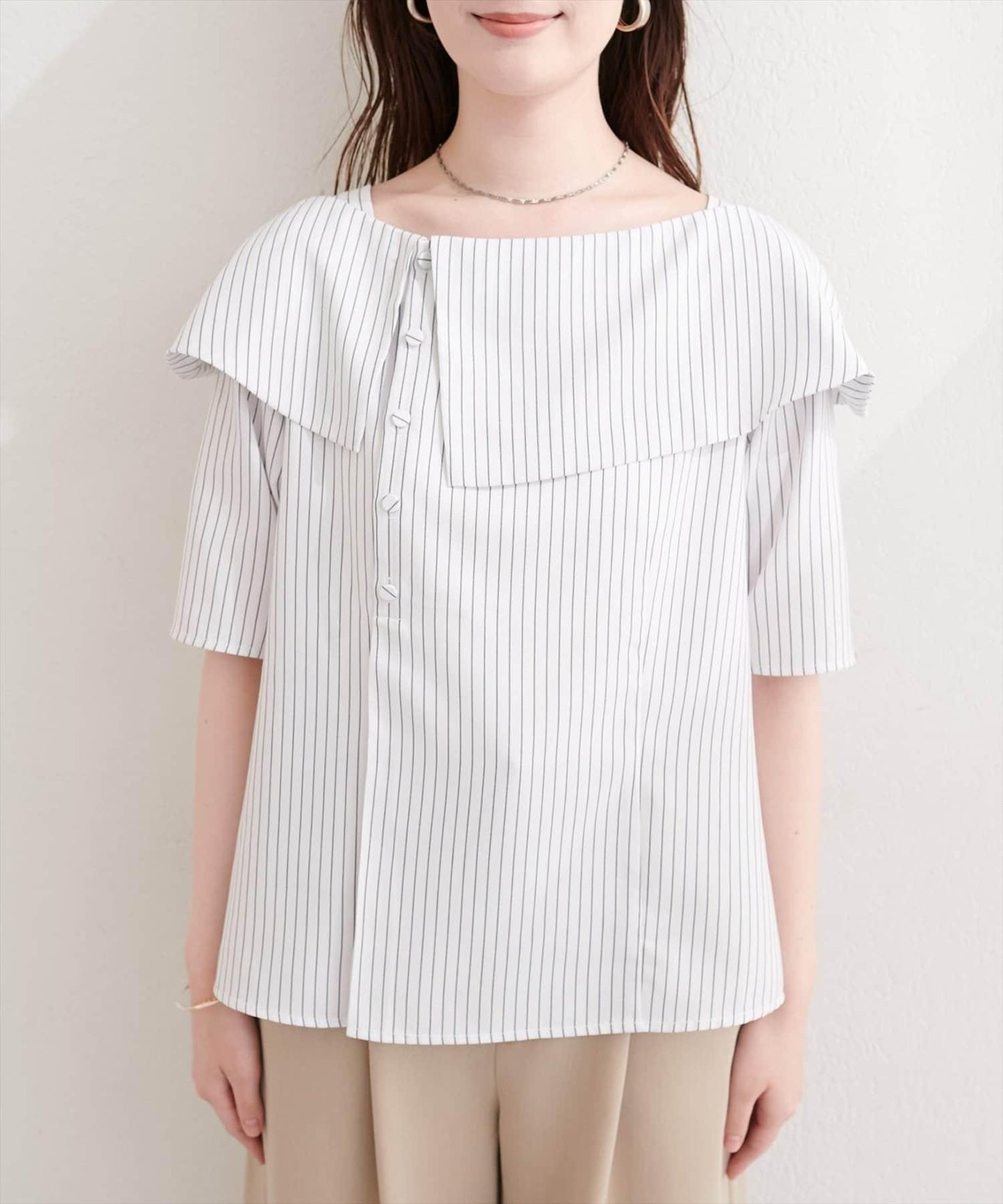 【natural couture】接觸冷感機洗防皺不對稱領上衣
