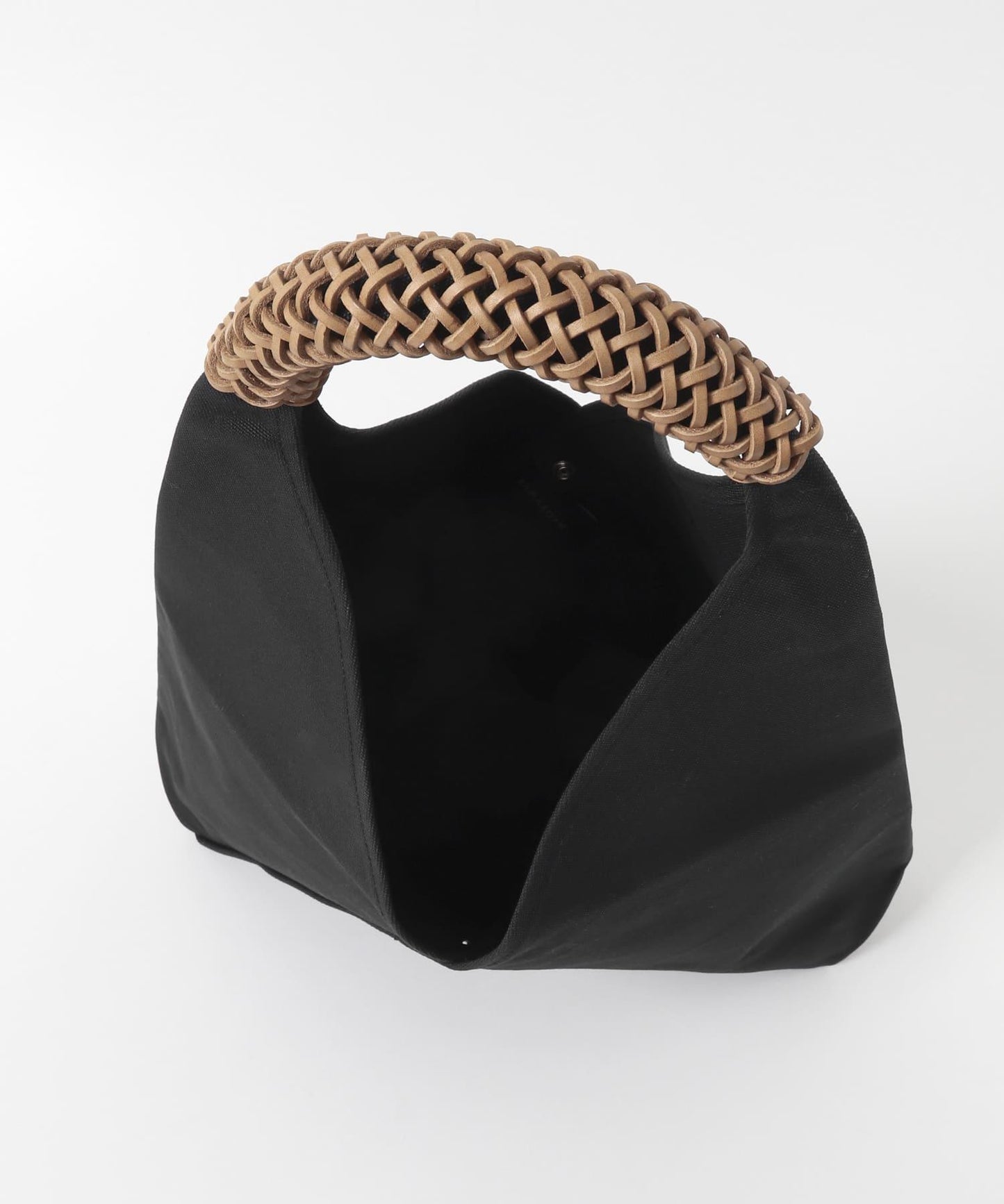 KAMARO’AN WOVEN TRIANGLE BAG 58