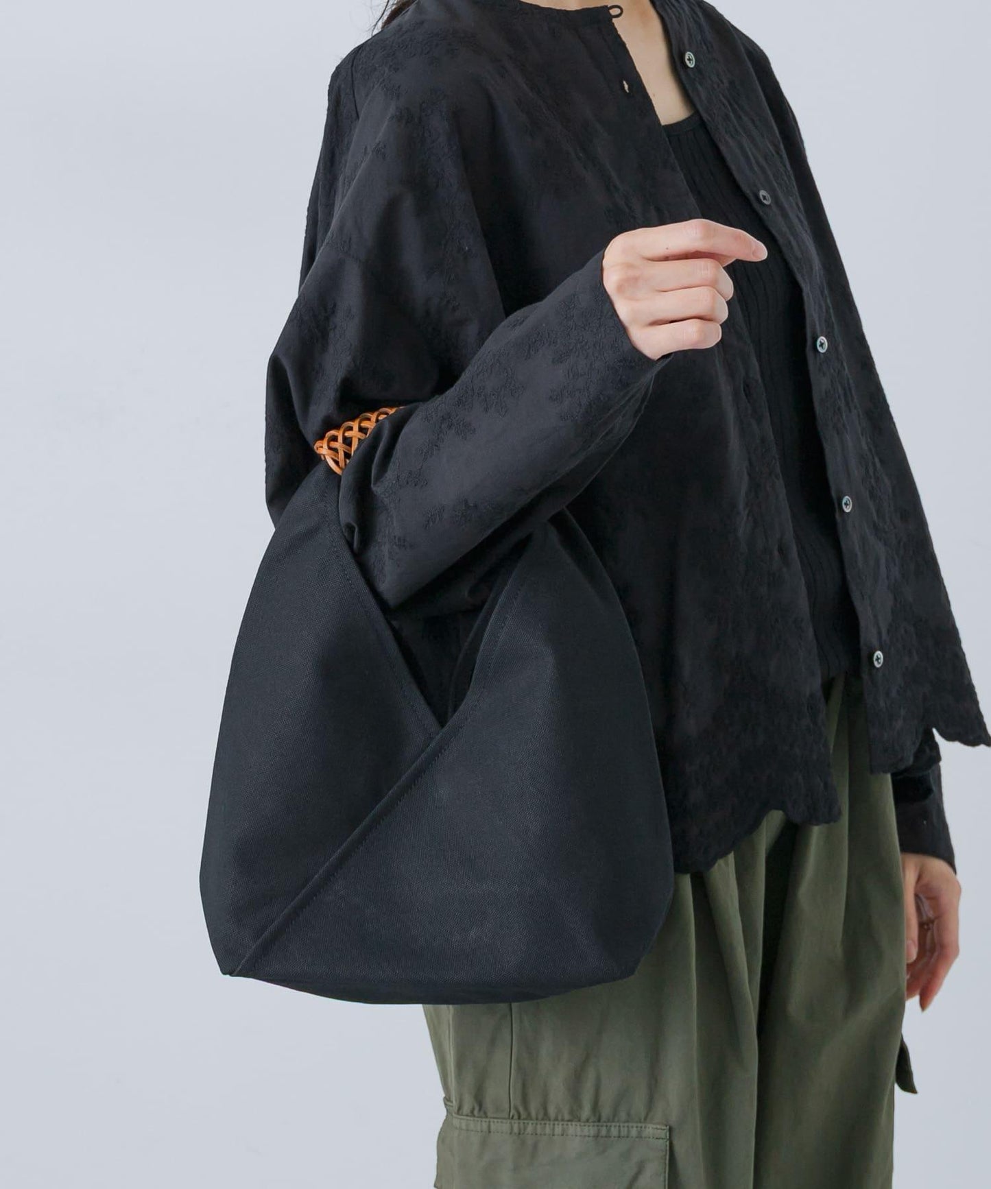 KAMARO’AN WOVEN TRIANGLE BAG 36