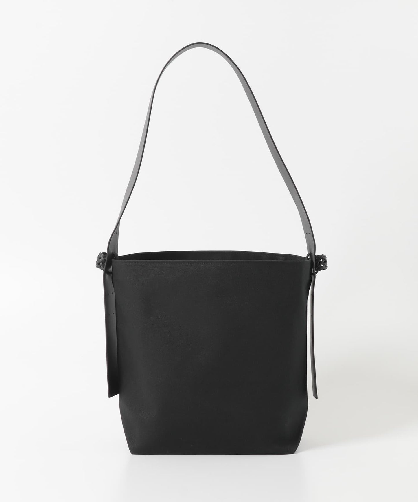 KAMARO’AN TAFOLOD SHOULDER BAG