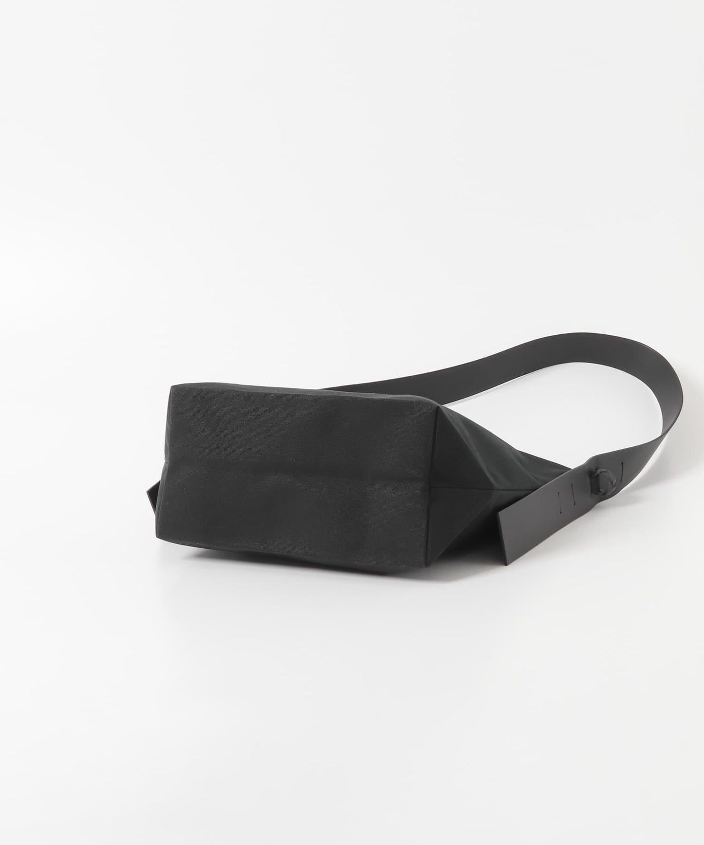 KAMARO’AN TAFOLOD SHOULDER BAG