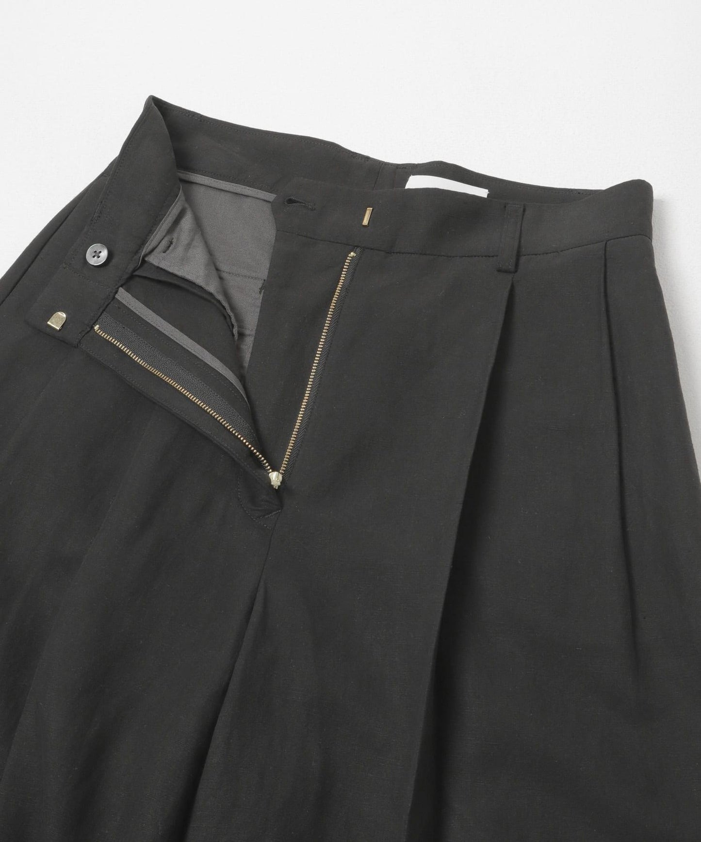 new basic SILK LINEN HALF PANTS