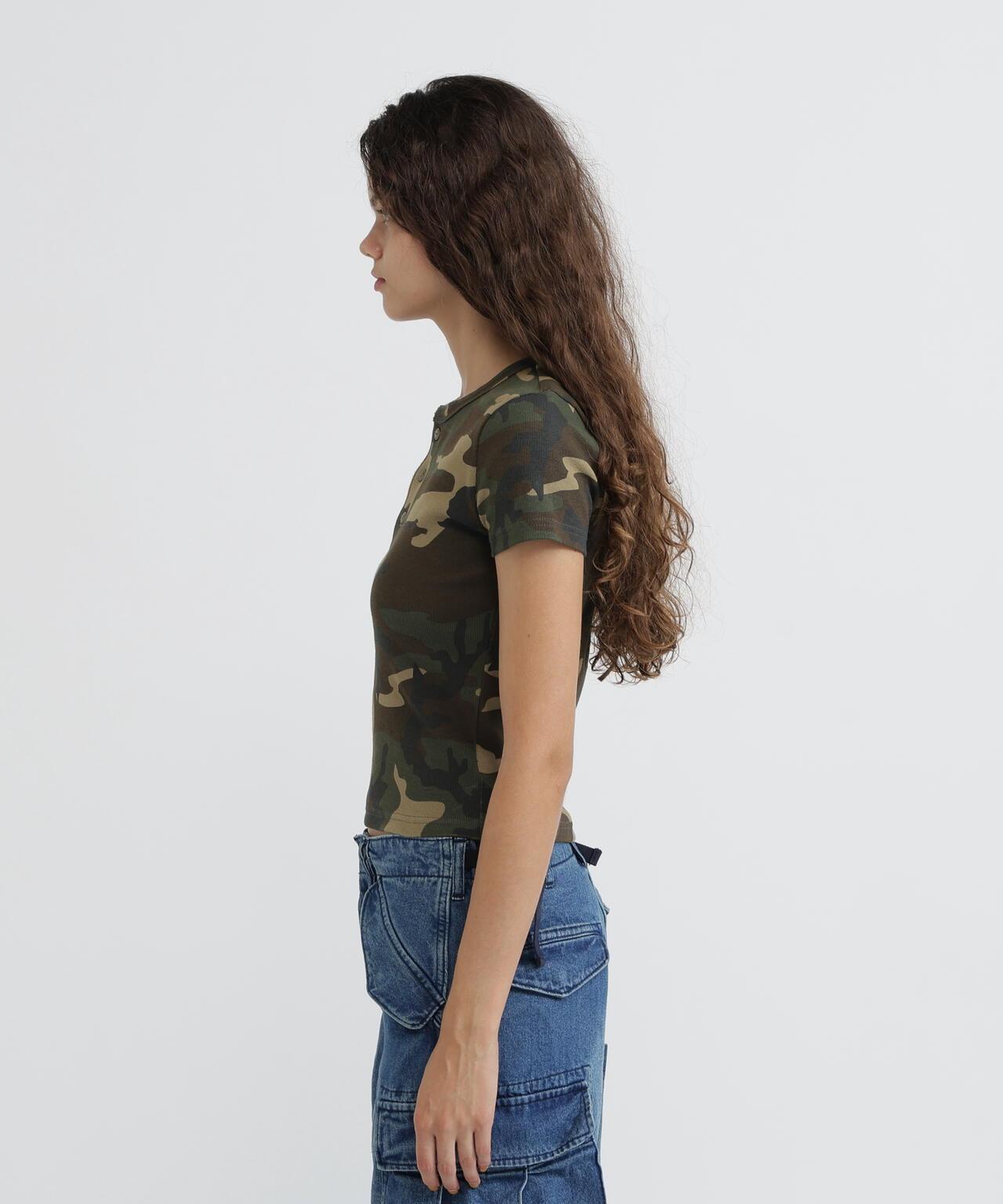 DAILY WOMAN RIB CAMO S/S HENLEY NECK T-SHIRT