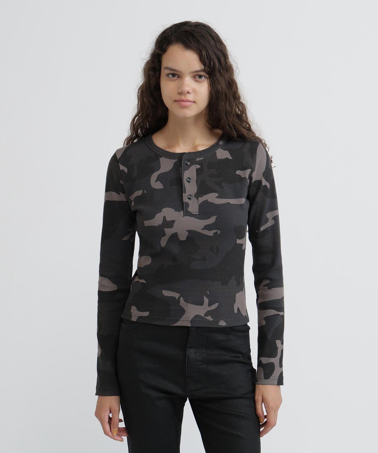 DAILY WOMAN RIB CAMO L/S HENLEY NECK T-SHIRT