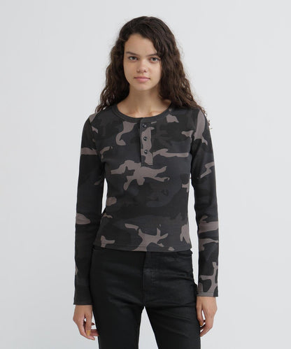 DAILY WOMAN RIB CAMO L/S HENLEY NECK T-SHIRT