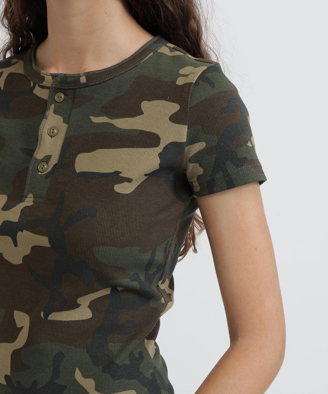 DAILY WOMAN RIB CAMO S/S HENLEY NECK T-SHIRT